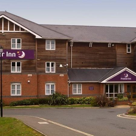 Premier Inn Isle Of Wight Newport  Exterior foto