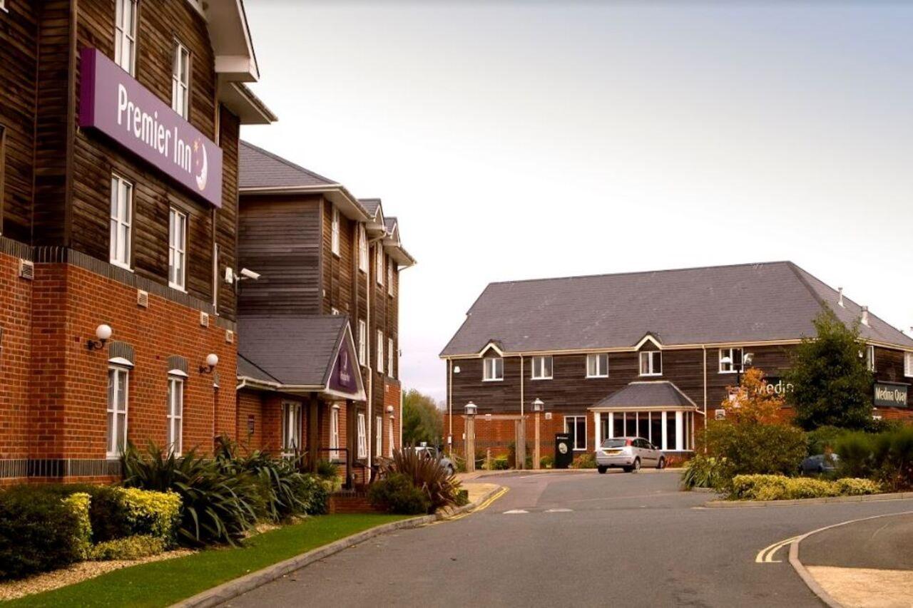 Premier Inn Isle Of Wight Newport  Exterior foto